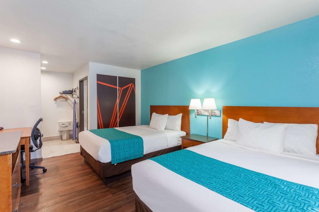 Howard Johnson By Wyndham National City/San Diego South Exterior foto